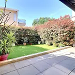 Tres Bel Appartement Contemporain Et Calme