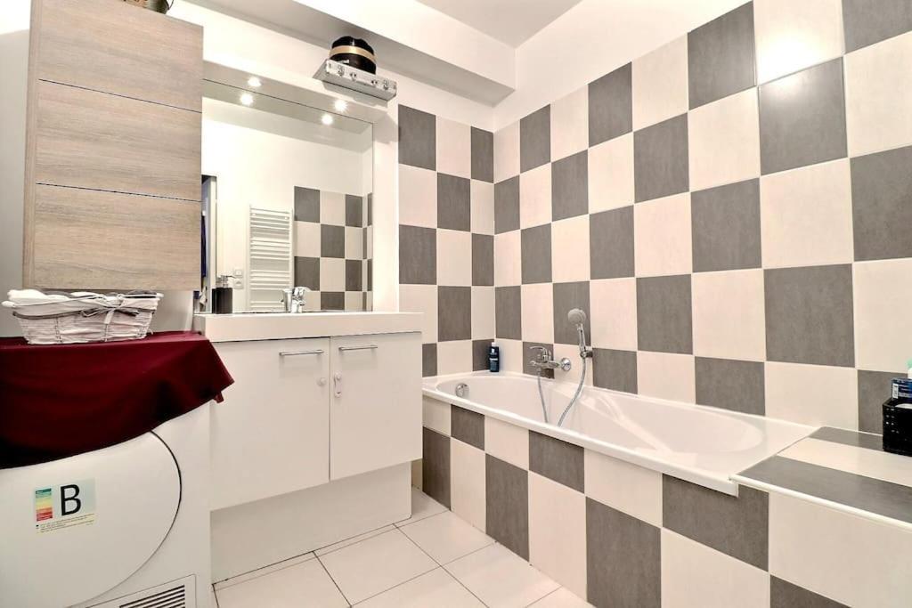 Apartment Tres Bel Contemporain Et Calme Fréjus